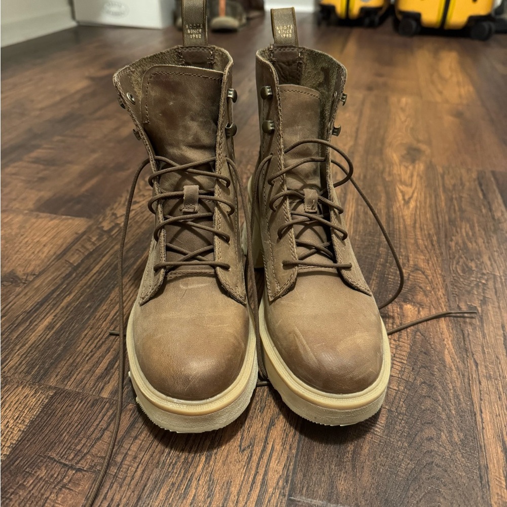 Sorel women’s Size 8 Tan Leather Boots